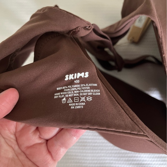 NWT SKIMS Reseller 3 Pack Bra Bundle. 40D, 34DDD and 30B. - Picture 6 of 16